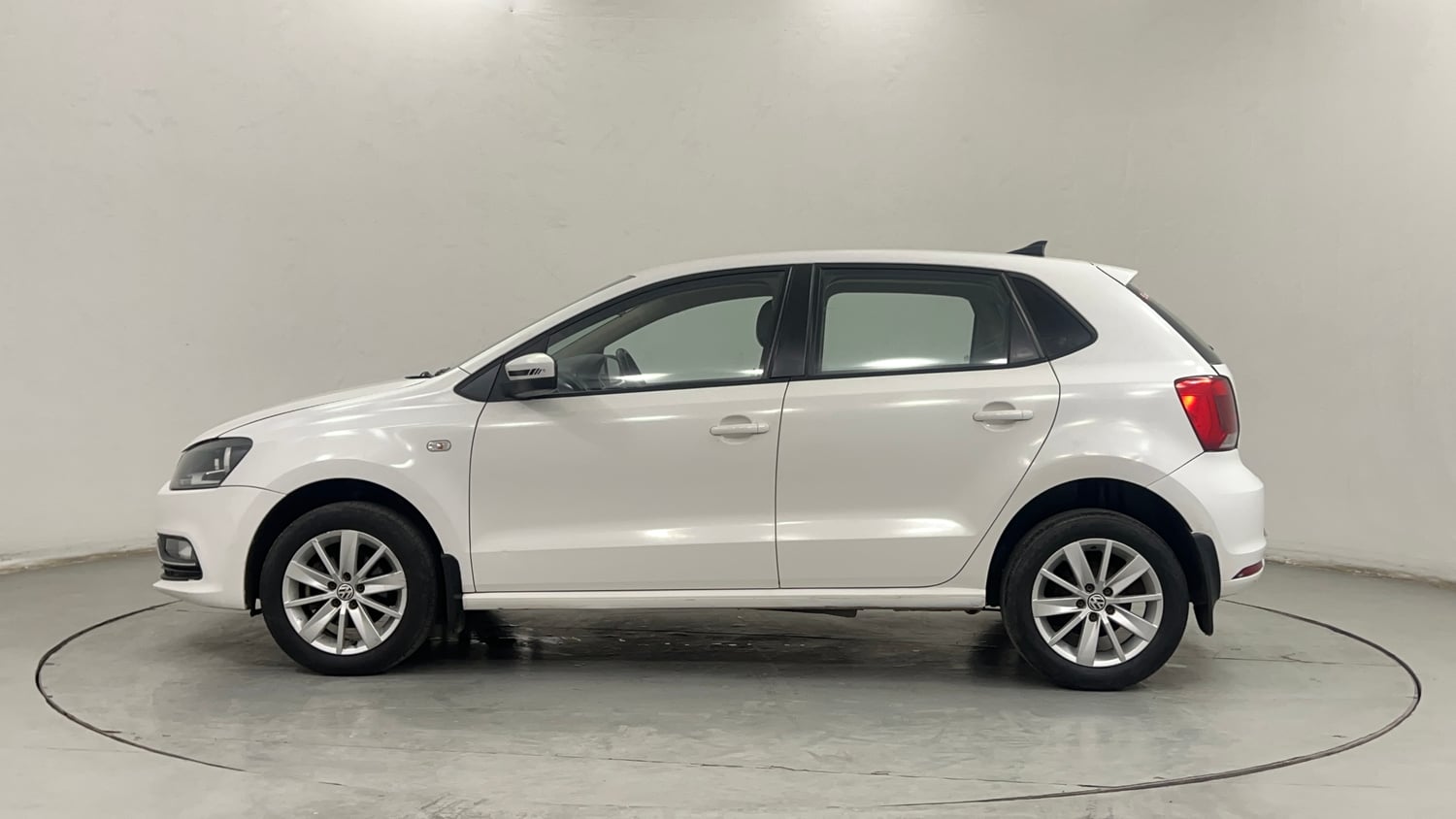 Used 2015 Volkswagen Polo Highline1.2L (P) Petrol Manual exterior LEFT SIDE VIEW