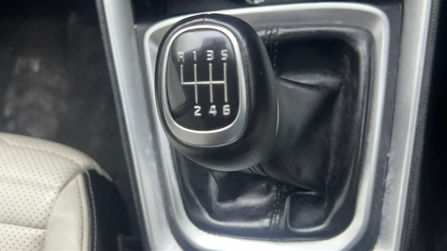 Used 2022 Kia Sonet HTX Plus 1.5 Diesel Manual interior GEAR  KNOB VIEW