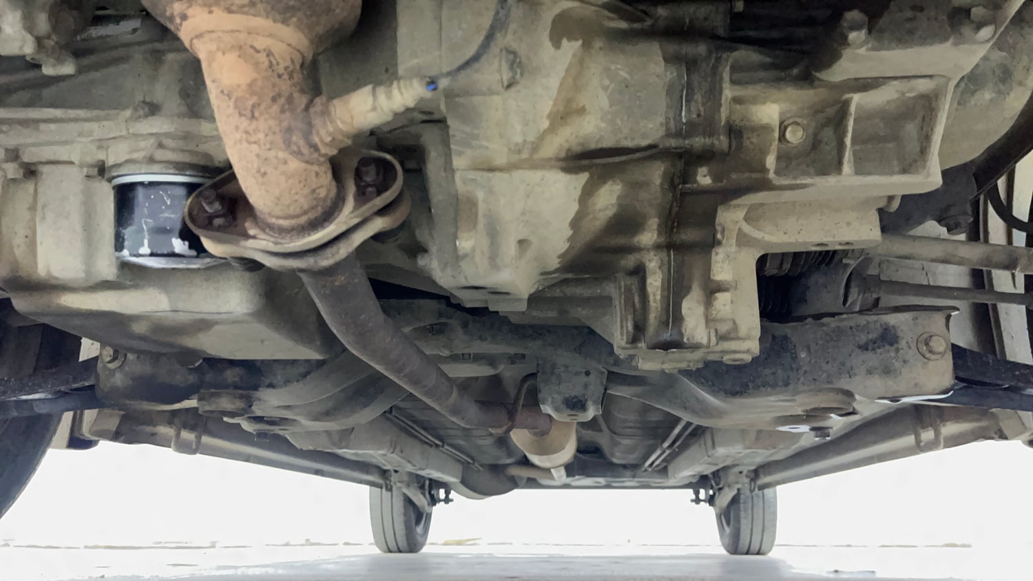 Used 2014 Maruti Suzuki Wagon R VXI Petrol Manual extra FRONT LEFT UNDERBODY VIEW