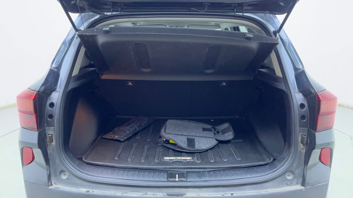 Used 2023 Kia Seltos HTX 1.5 Diesel AT Diesel Automatic interior DICKY INSIDE VIEW