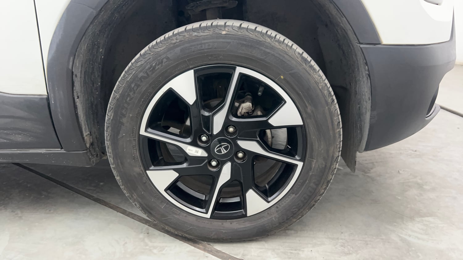 Used 2024 Tata Punch Creative Plus AMT Petrol Automatic tyres RIGHT FRONT TYRE RIM VIEW