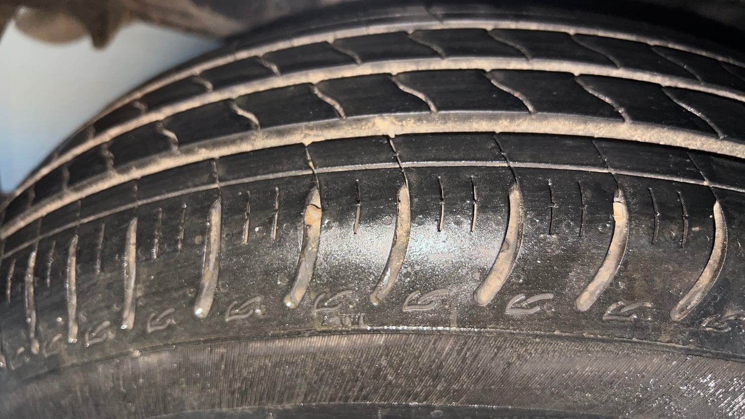 Used 2025 Maruti Suzuki Swift VXi Petrol Manual tyres RIGHT REAR TYRE TREAD VIEW