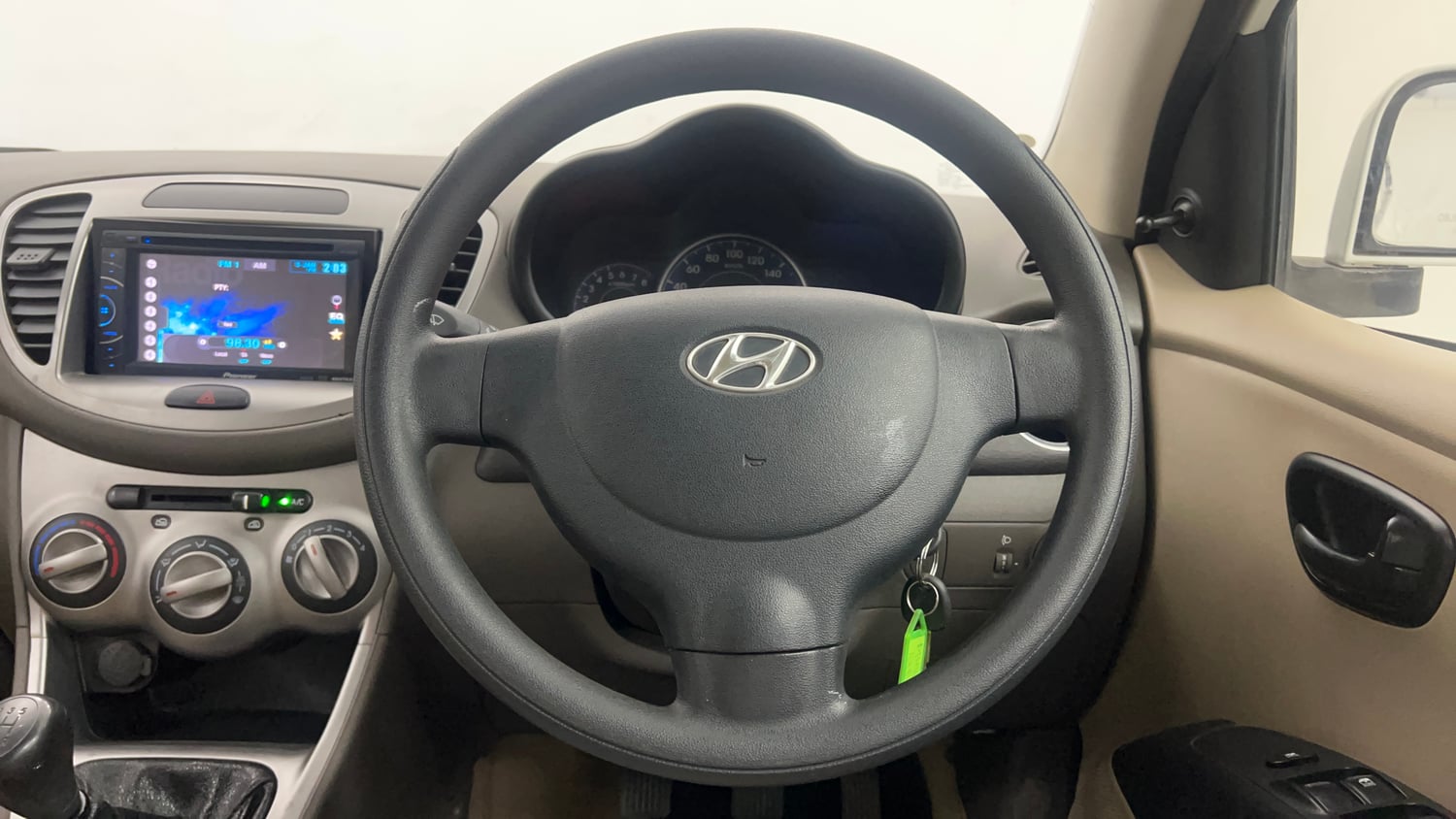 Used 2015 Hyundai i10 Magna 1.1 iRDE2 Petrol Manual interior STEERING VIEW