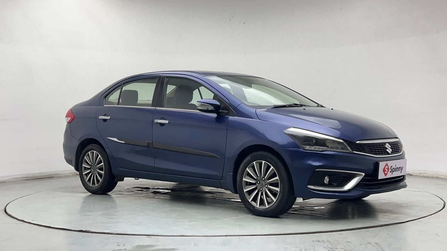 Used 2020 Maruti Suzuki Ciaz Alpha Hybrid 1.5 Petrol Manual exterior RIGHT FRONT CORNER VIEW