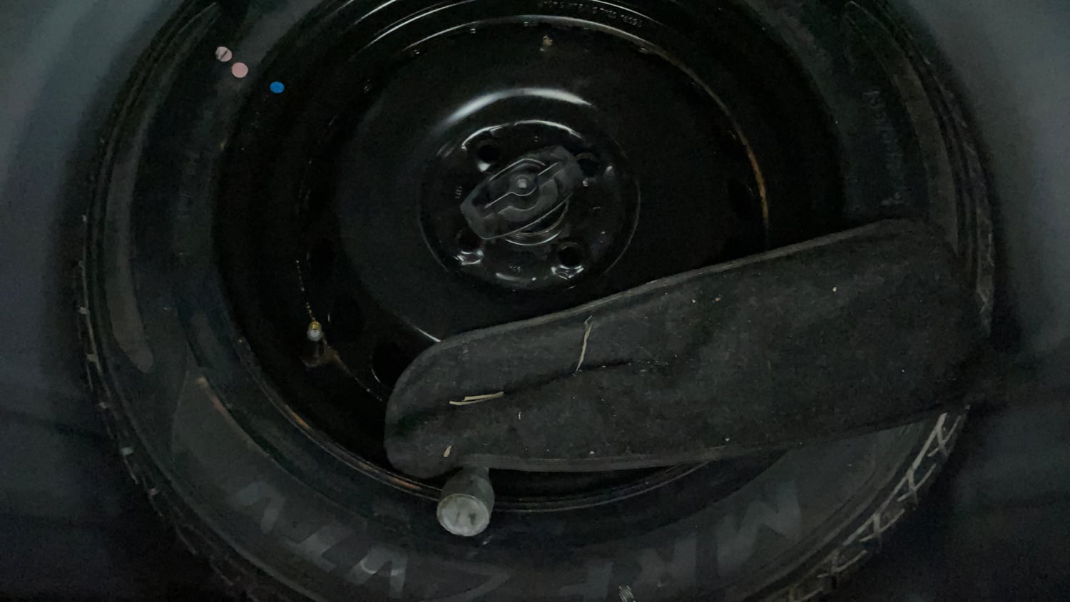 Used 2016 Maruti Suzuki Baleno Delta 1.2 Petrol Manual tyres SPARE TYRE VIEW