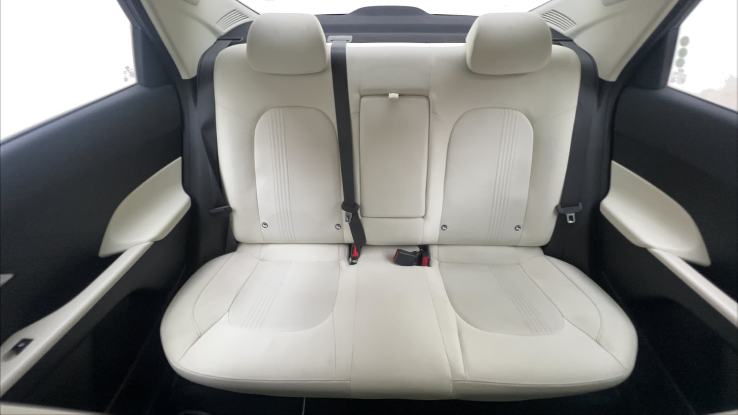 Used 2024 Hyundai Verna SX 1.5 Petrol MT Petrol Manual interior REAR SEAT CONDITION VIEW