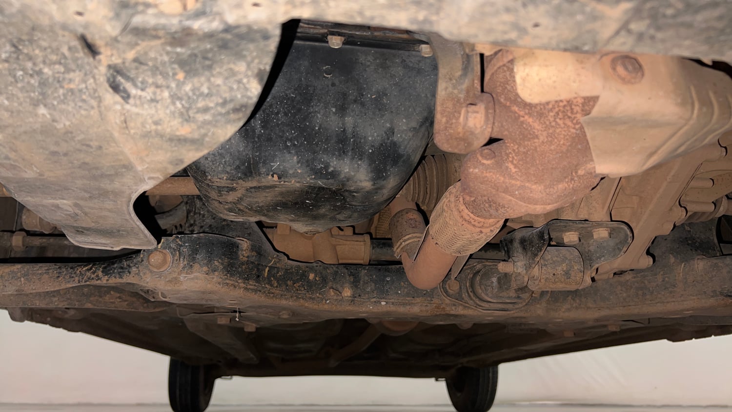Used 2020 Hyundai Santro Asta Petrol Manual extra FRONT LEFT UNDERBODY VIEW