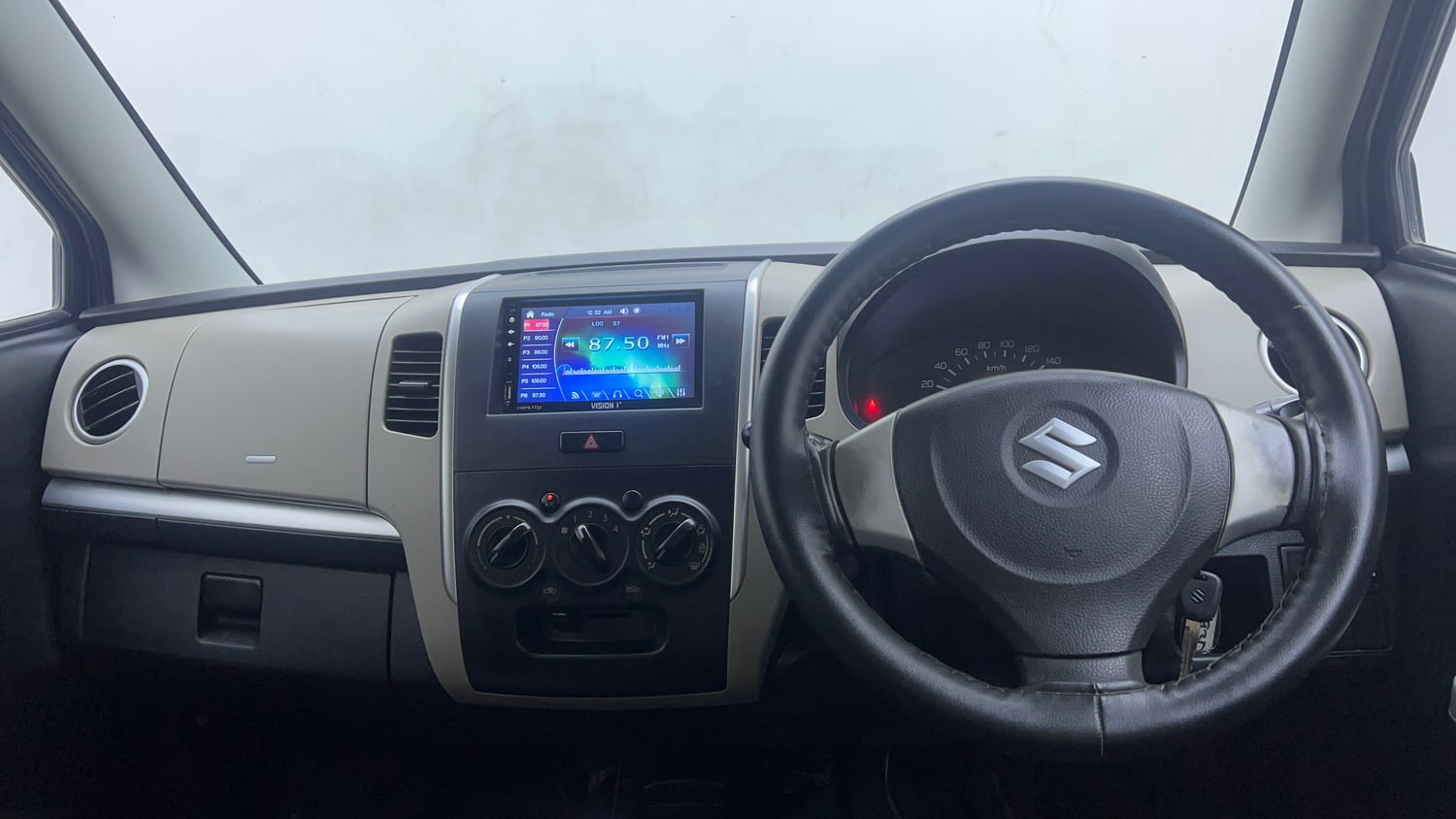 Used 2014 Maruti Suzuki Wagon R LXI Petrol Manual interior DASHBOARD VIEW