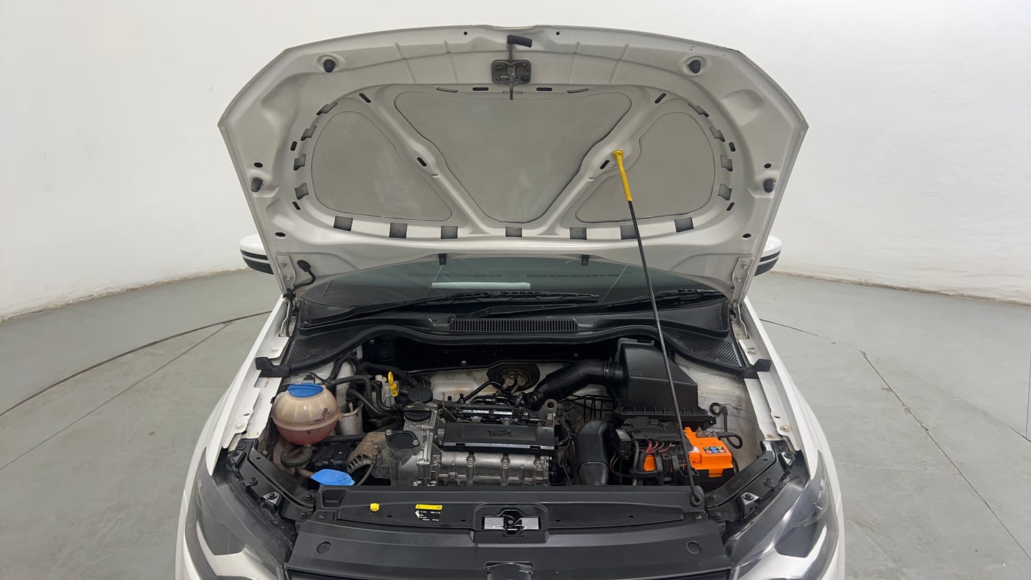 Used 2015 Volkswagen Polo Highline1.2L (P) Petrol Manual engine ENGINE & BONNET OPEN FRONT VIEW