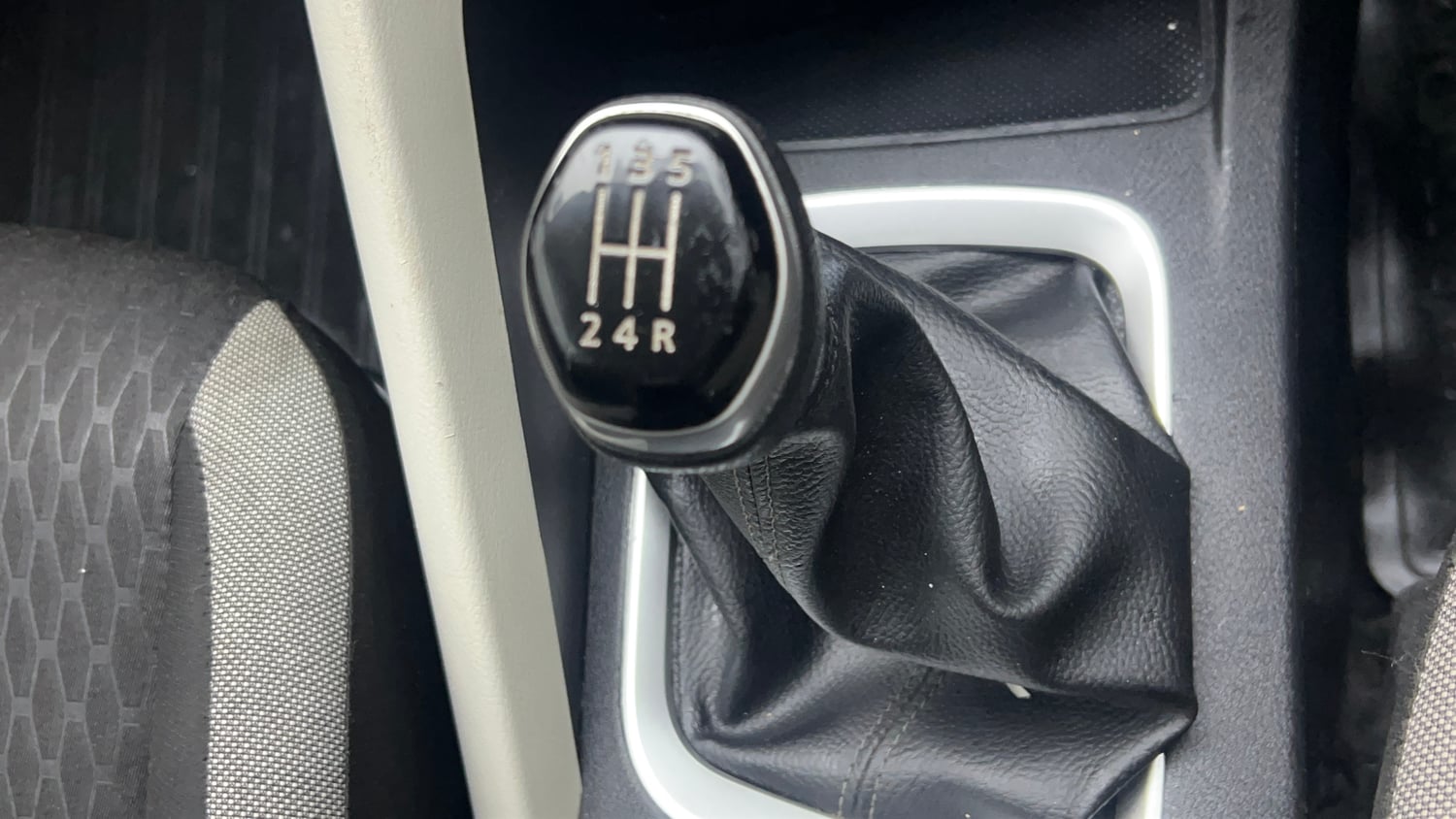 Used 2022 Nissan Magnite XV Turbo Petrol Manual interior GEAR  KNOB VIEW