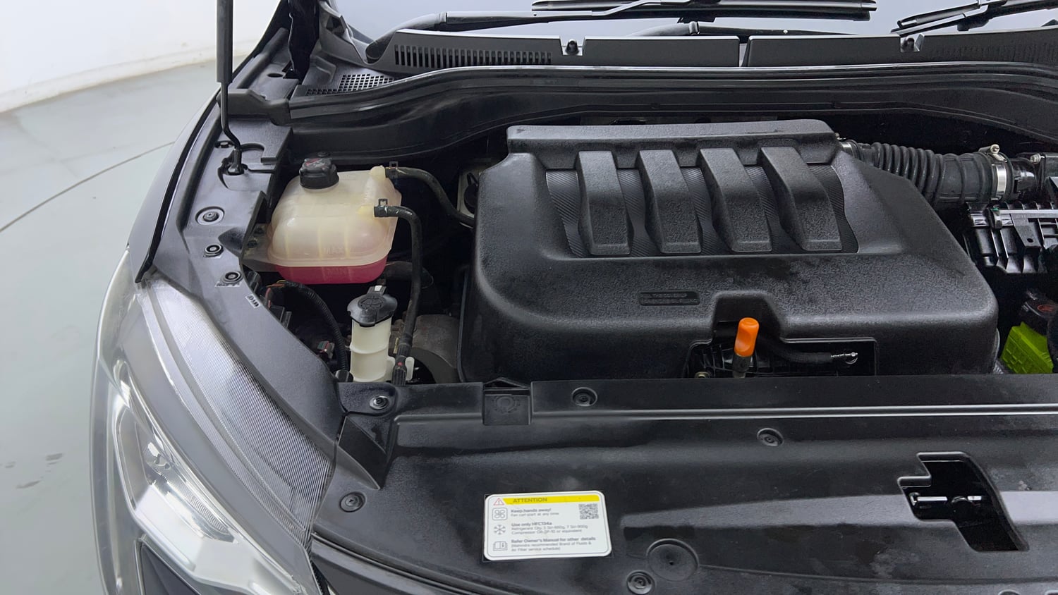 Used 2022 Mahindra XUV700 AX 7 Petrol MT 7 STR Petrol Manual engine ENGINE RIGHT SIDE VIEW