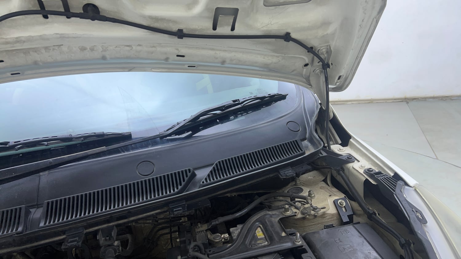 Used 2020 Ford Freestyle Titanium Plus 1.2 Ti-VCT Petrol Manual engine ENGINE LEFT SIDE HINGE & APRON VIEW