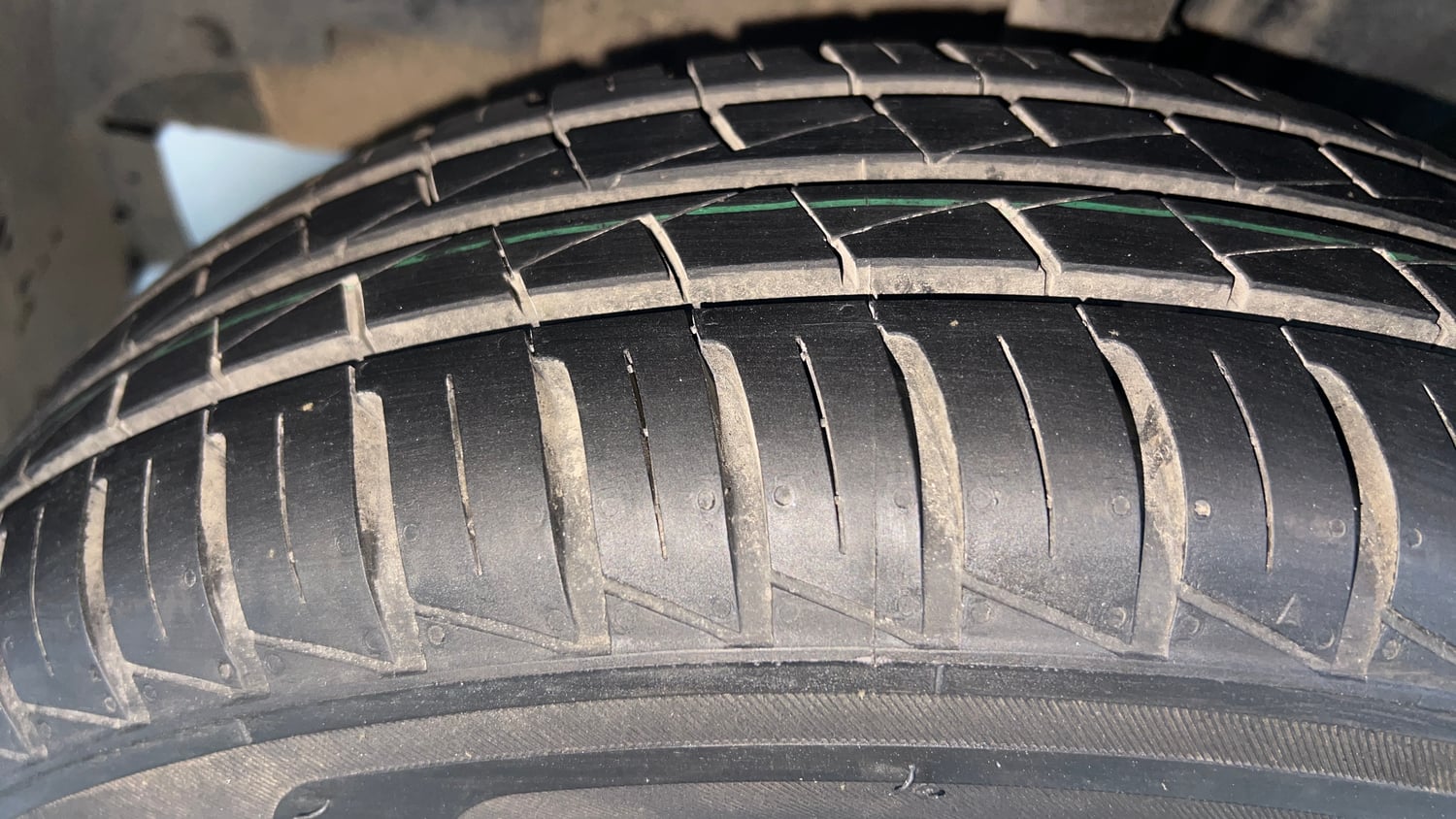 Used 2020 Renault Kwid Neotech RXL Petrol Manual tyres LEFT FRONT TYRE TREAD VIEW
