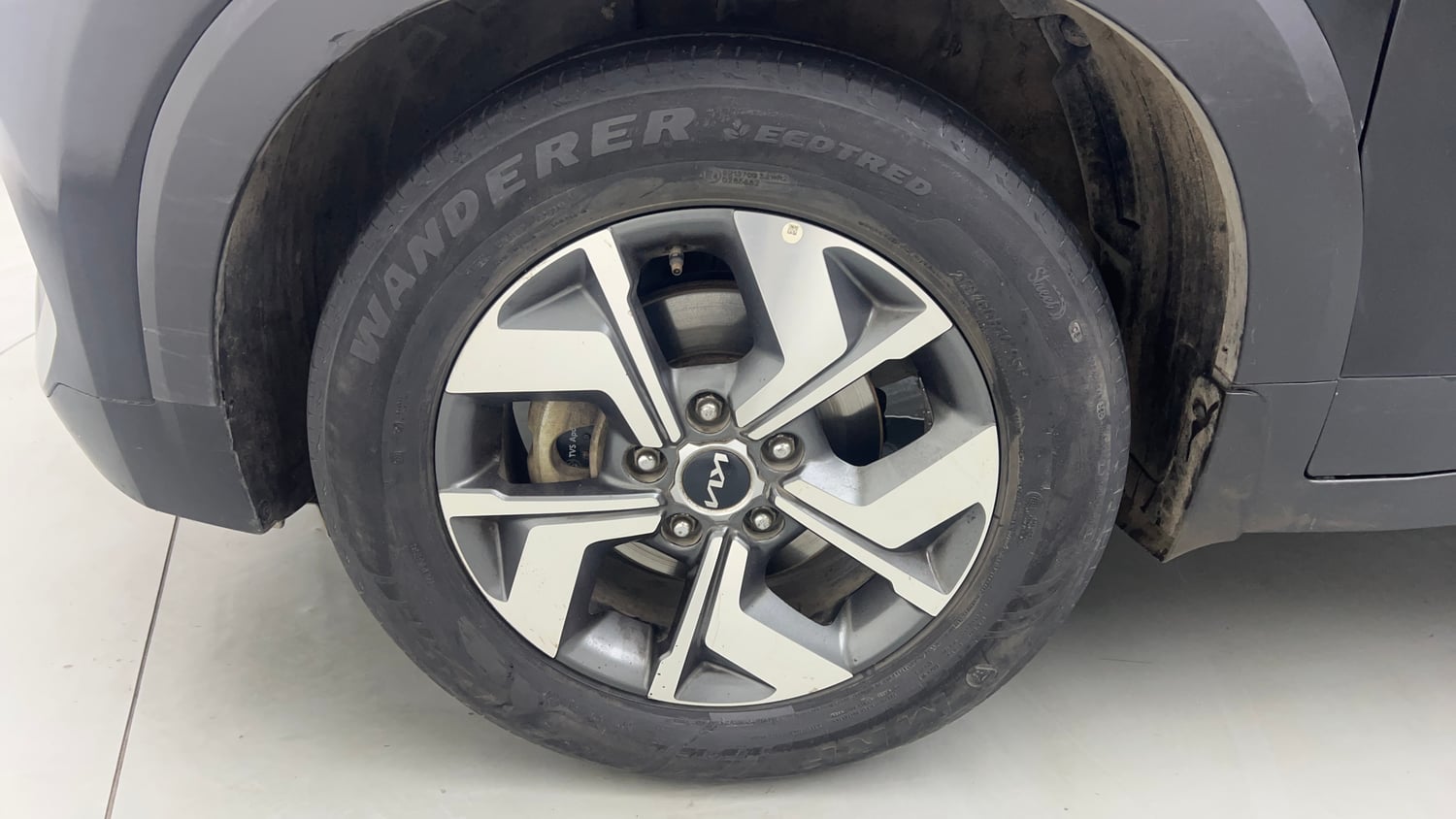 Used 2022 Kia Sonet HTX Plus 1.5 Diesel Manual tyres LEFT FRONT TYRE RIM VIEW