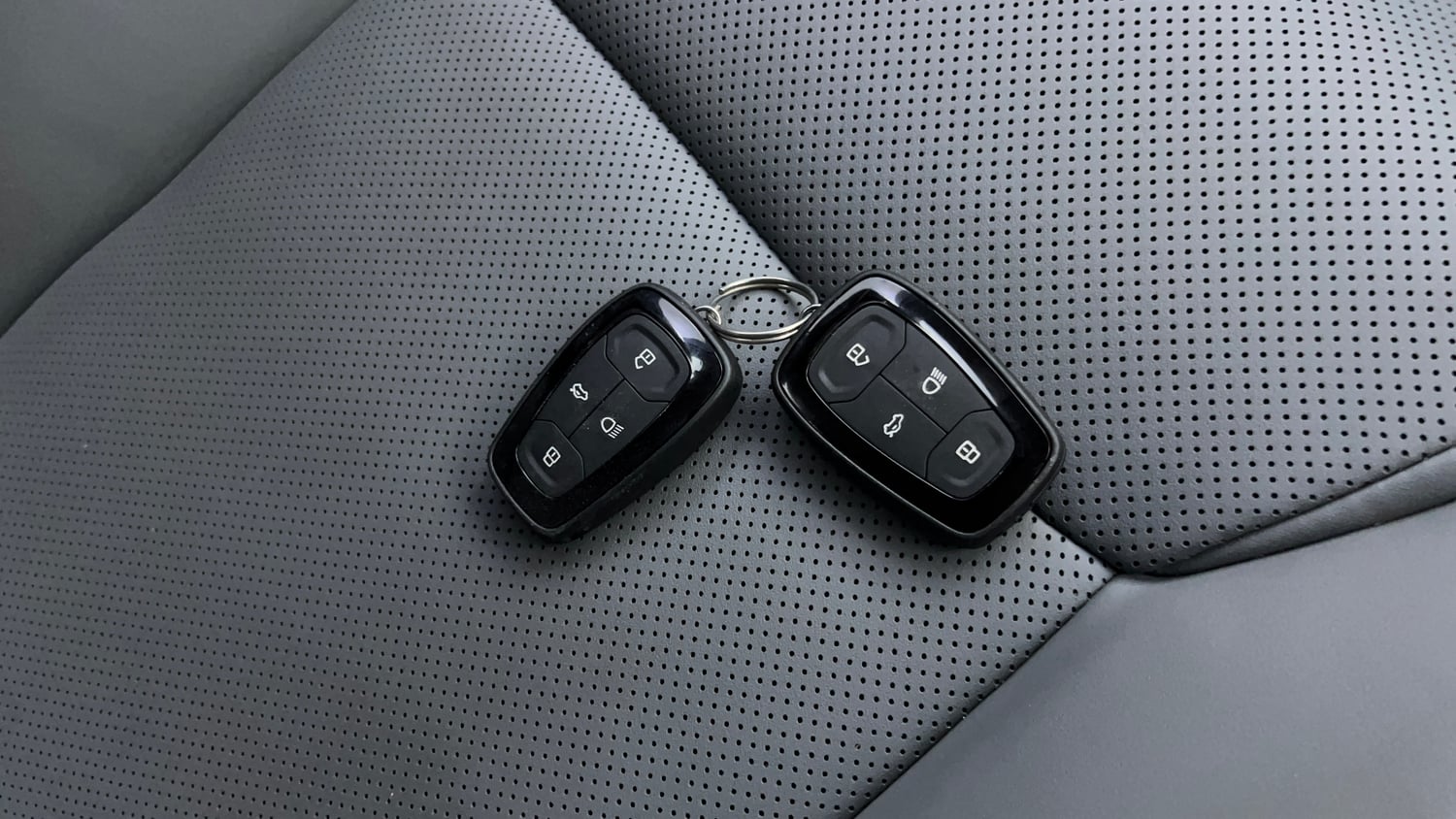 Used 2025 Tata Nexon Fearless Plus (PS) 1.2 Petrol DCA Dual Tone Petrol Automatic extra CAR KEY VIEW