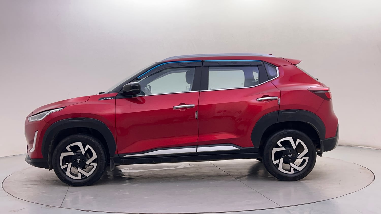 Used 2023 Nissan Magnite XV Premium Turbo CVT Petrol Automatic exterior LEFT SIDE VIEW