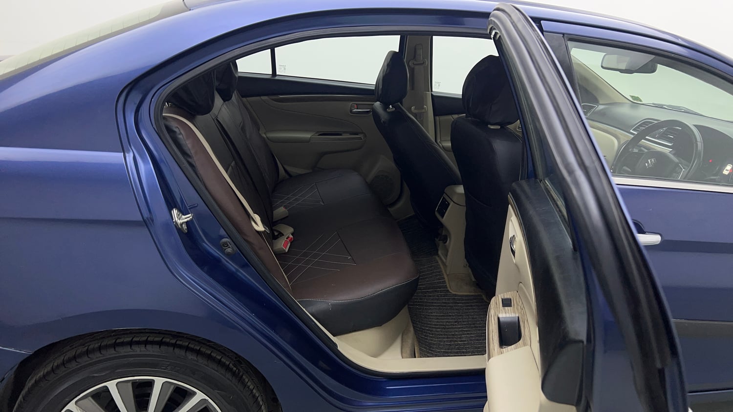 Used 2020 Maruti Suzuki Ciaz Alpha Hybrid 1.5 Petrol Manual interior RIGHT SIDE REAR DOOR CABIN VIEW