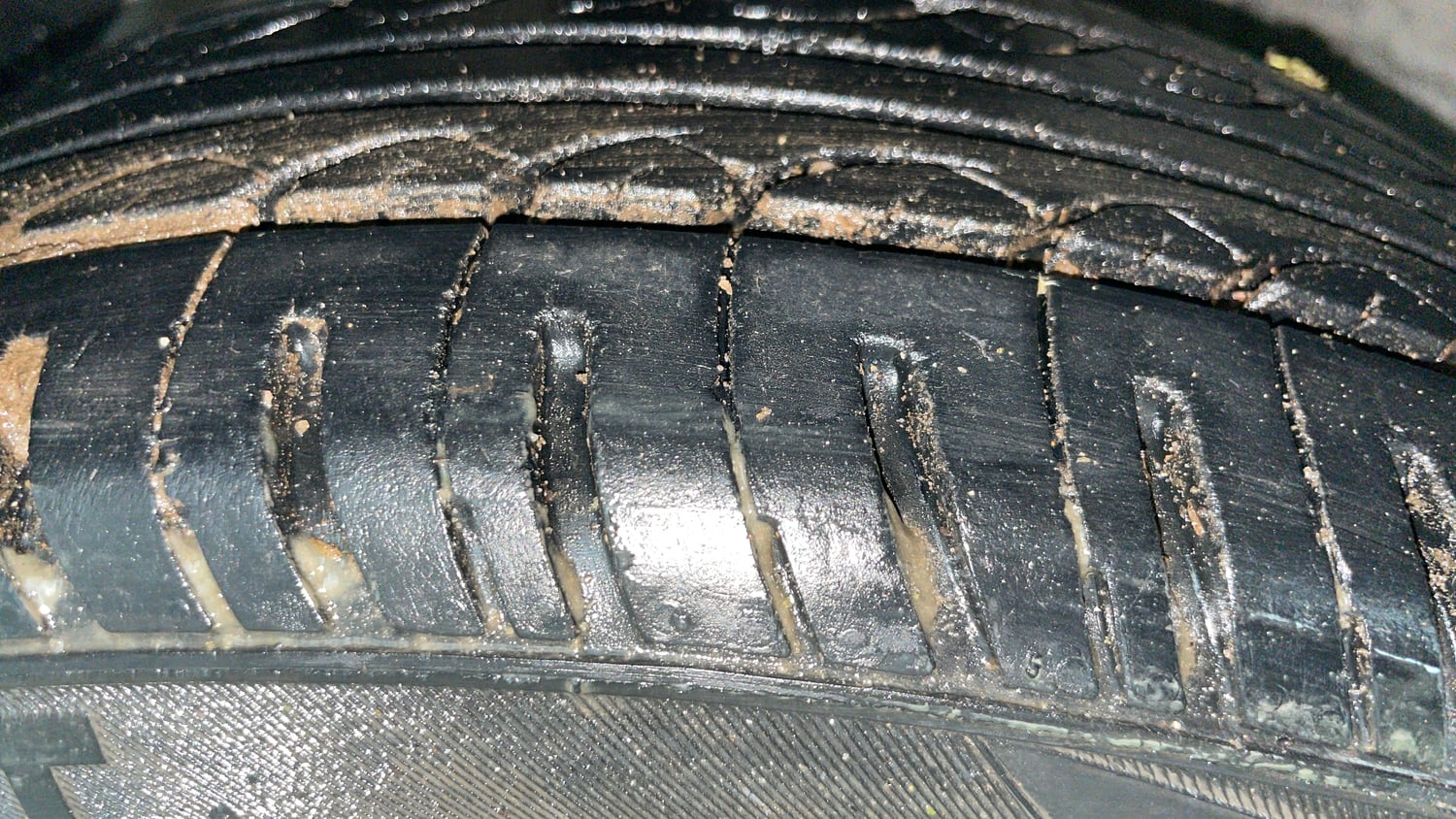 Used 2017 Hyundai Grand i10 Sportz (O) 1.2 Kappa VTVT Petrol Manual tyres LEFT FRONT TYRE TREAD VIEW
