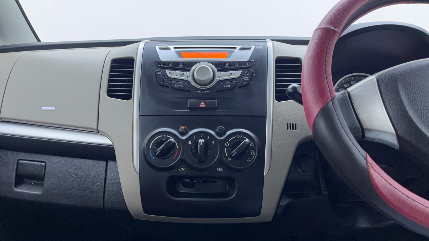 Used 2014 Maruti Suzuki Wagon R VXI Petrol Manual interior MUSIC SYSTEM & AC CONTROL VIEW
