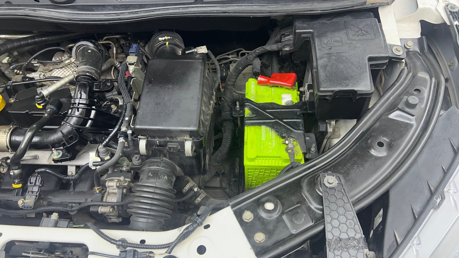 Used 2022 Nissan Magnite XV Turbo Petrol Manual engine ENGINE LEFT SIDE VIEW