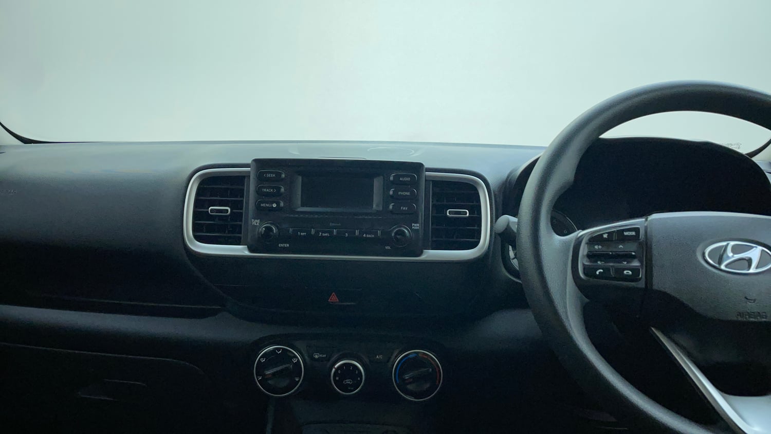 Used 2019 hyundai Venue S 1.0 AT Turbo Petrol Petrol Automatic interior MUSIC SYSTEM & AC CONTROL VIEW