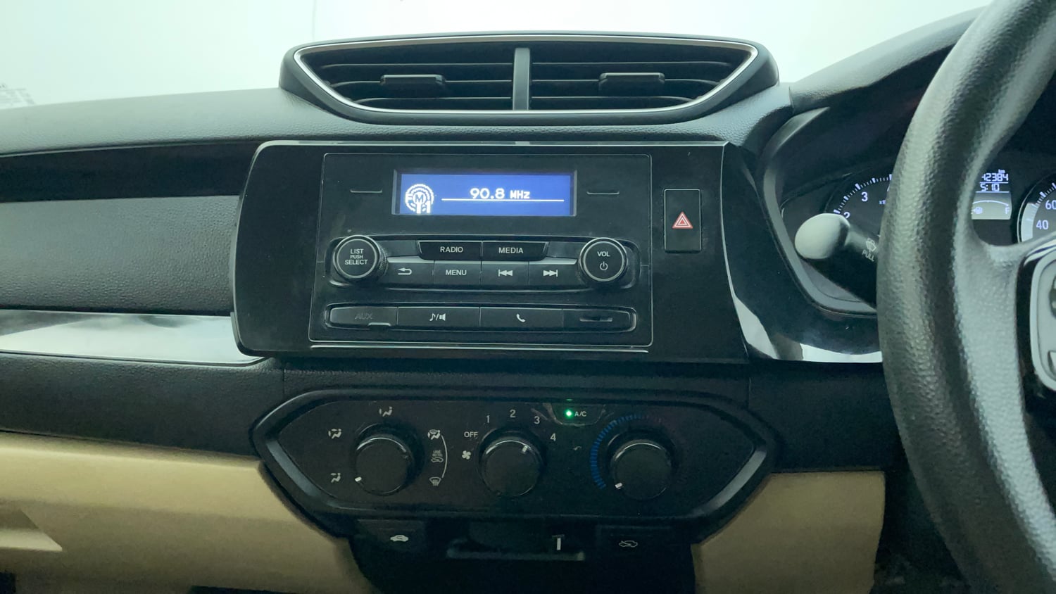 Used 2018 Honda Amaze 1.2 S MT Petrol Petrol Manual interior MUSIC SYSTEM & AC CONTROL VIEW