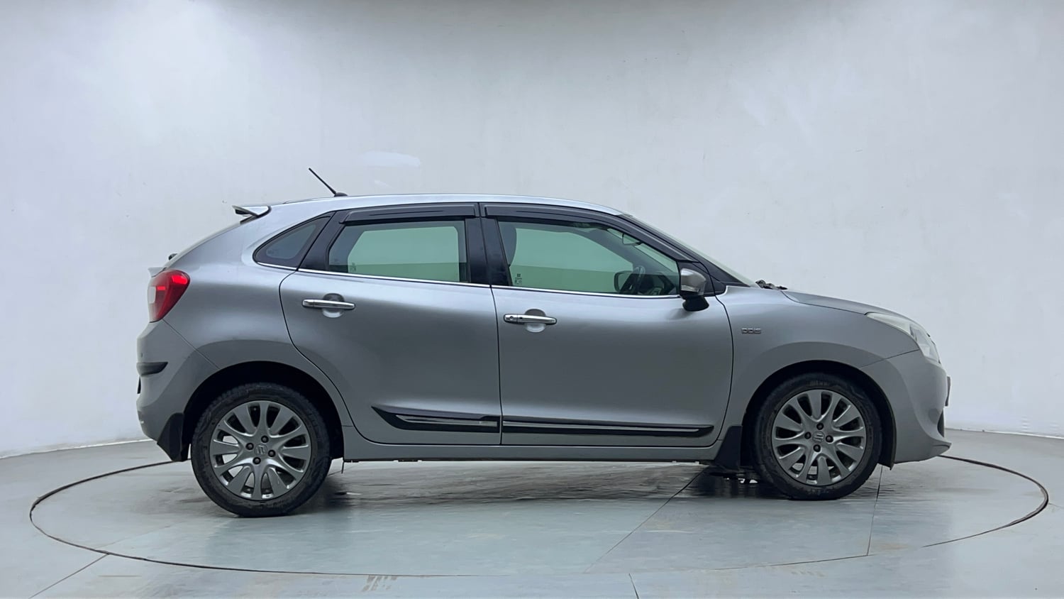 Used 2017 Maruti Suzuki Baleno Zeta 1.3 Diesel Manual exterior RIGHT SIDE VIEW