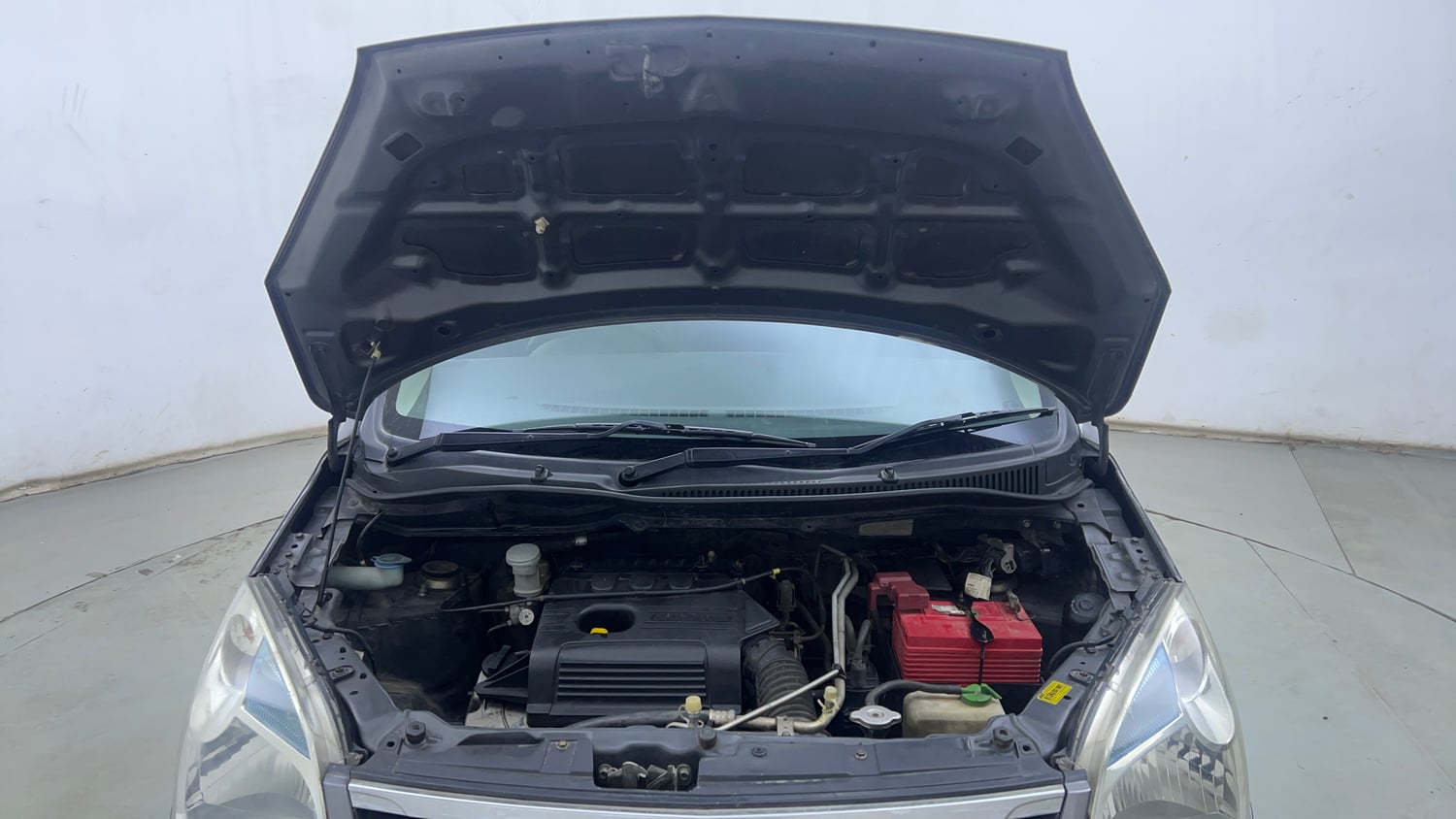 Used 2014 Maruti Suzuki Wagon R LXI Petrol Manual engine ENGINE & BONNET OPEN FRONT VIEW