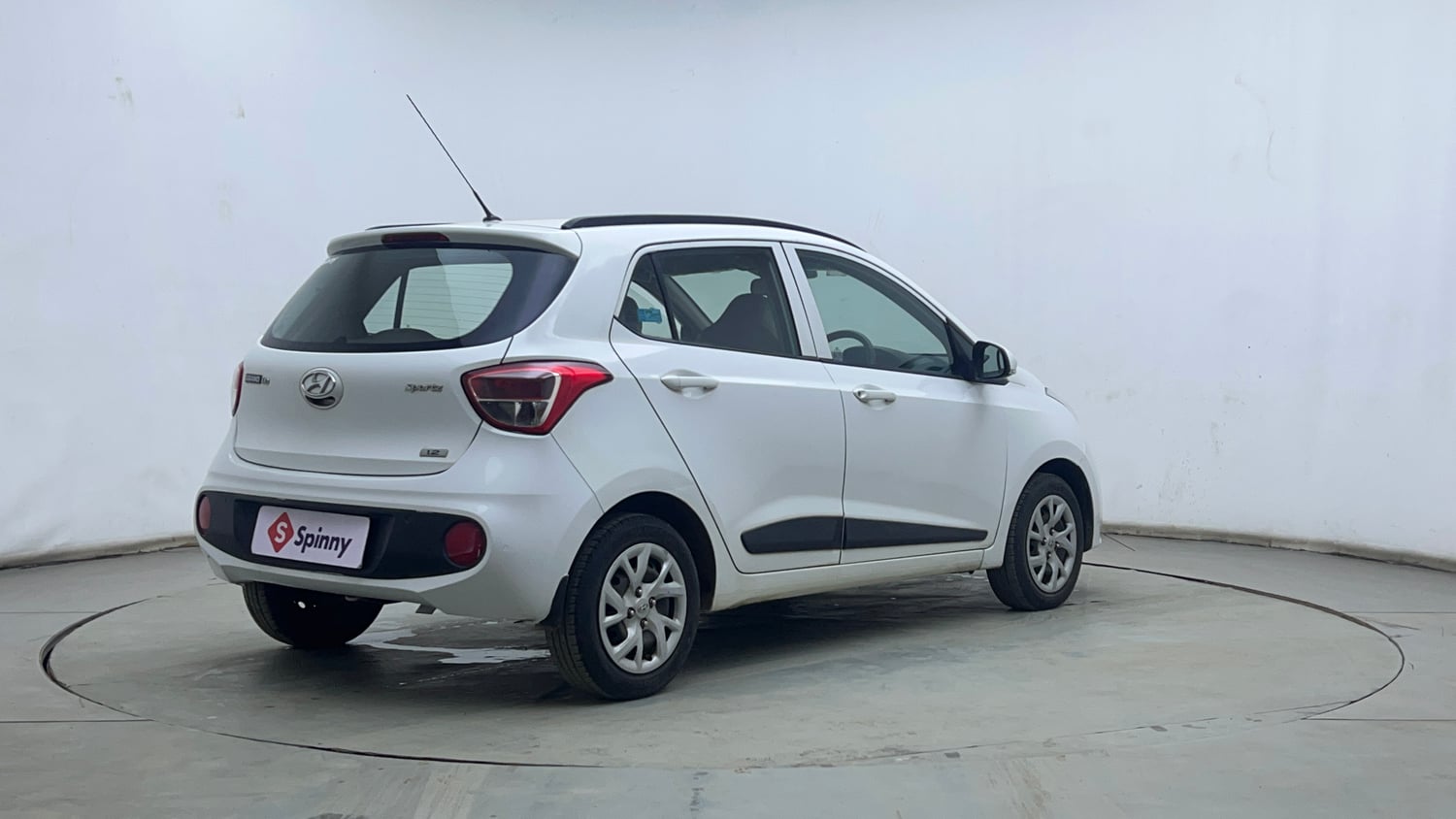 Used 2017 Hyundai Grand i10 Sportz (O) 1.2 Kappa VTVT Petrol Manual exterior RIGHT REAR CORNER VIEW