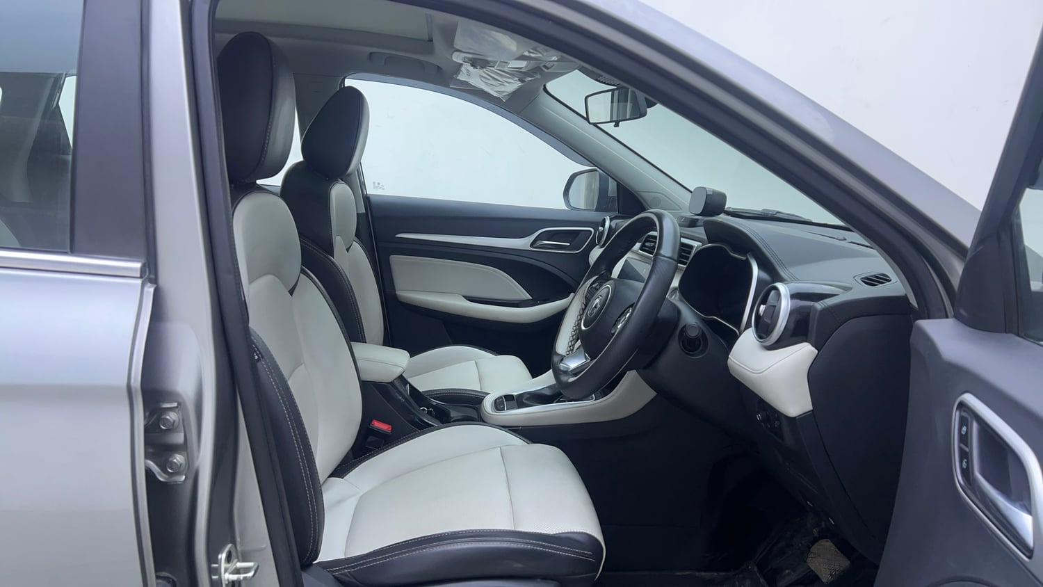 Used 2023 MG Motors Astor Sharp 1.5 CVT Old Generation Petrol Automatic interior RIGHT SIDE FRONT DOOR CABIN VIEW