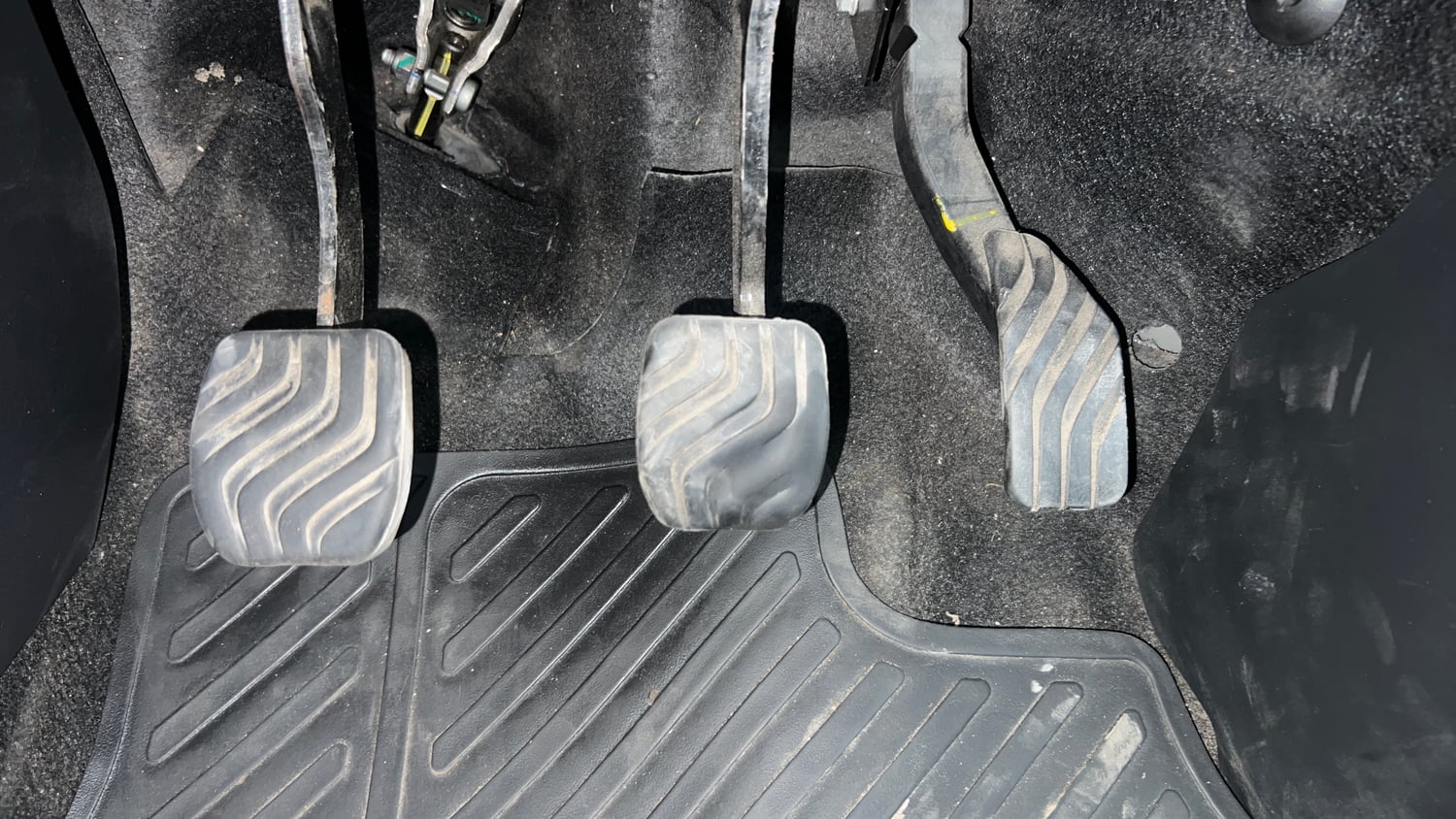 Used 2023 Nissan Magnite XV Premium Turbo Petrol Manual interior PEDALS VIEW