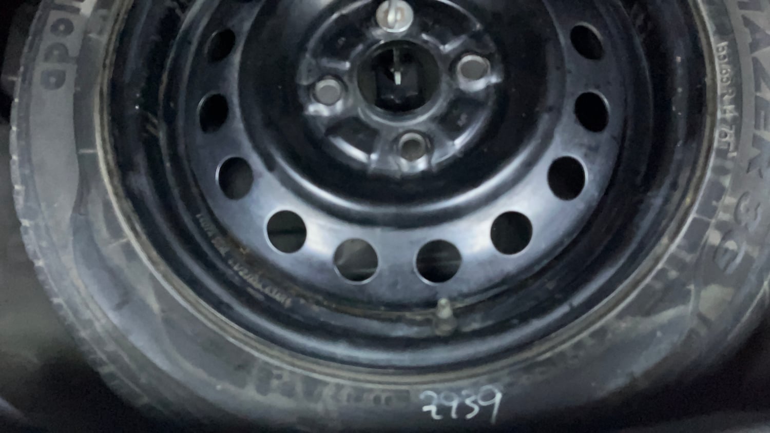 Used 2014 Maruti Suzuki Wagon R VXI Petrol Manual tyres SPARE TYRE VIEW