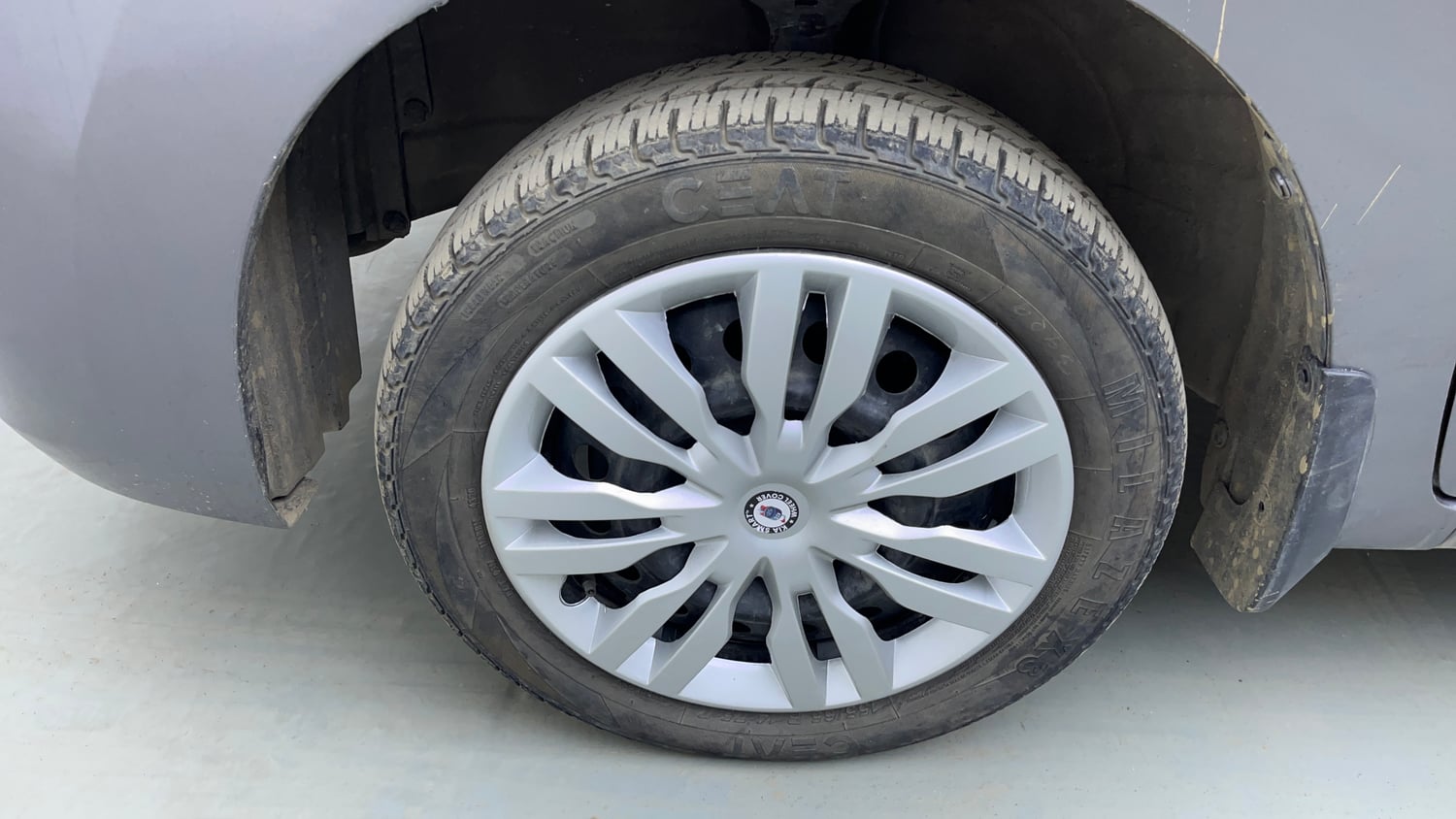 Used 2014 Maruti Suzuki Wagon R VXI Petrol Manual tyres LEFT FRONT TYRE RIM VIEW