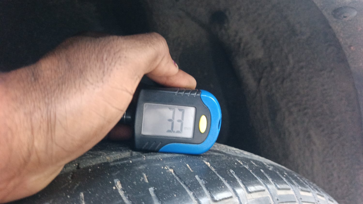 Used 2022 Mahindra Scorpio N Z8 L Diesel AT 4WD 7 STR Diesel Automatic tyres LEFT REAR TYRE TREAD VIEW