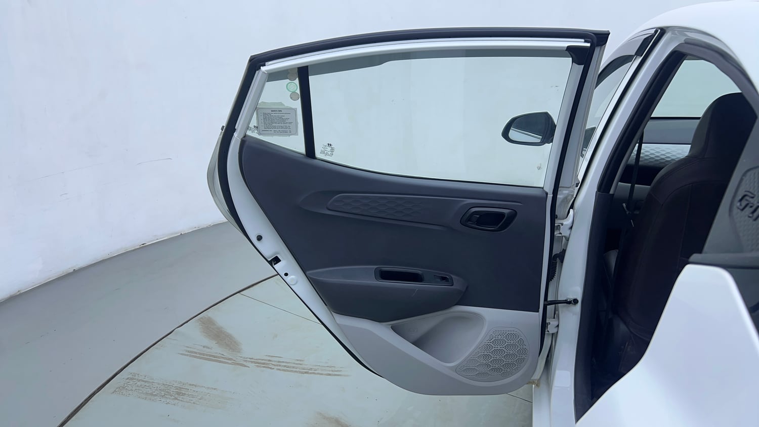 Used 2022 Hyundai Grand i10 Nios Magna 1.2 Kappa VTVT CNG Cng Manual interior LEFT REAR DOOR OPEN VIEW