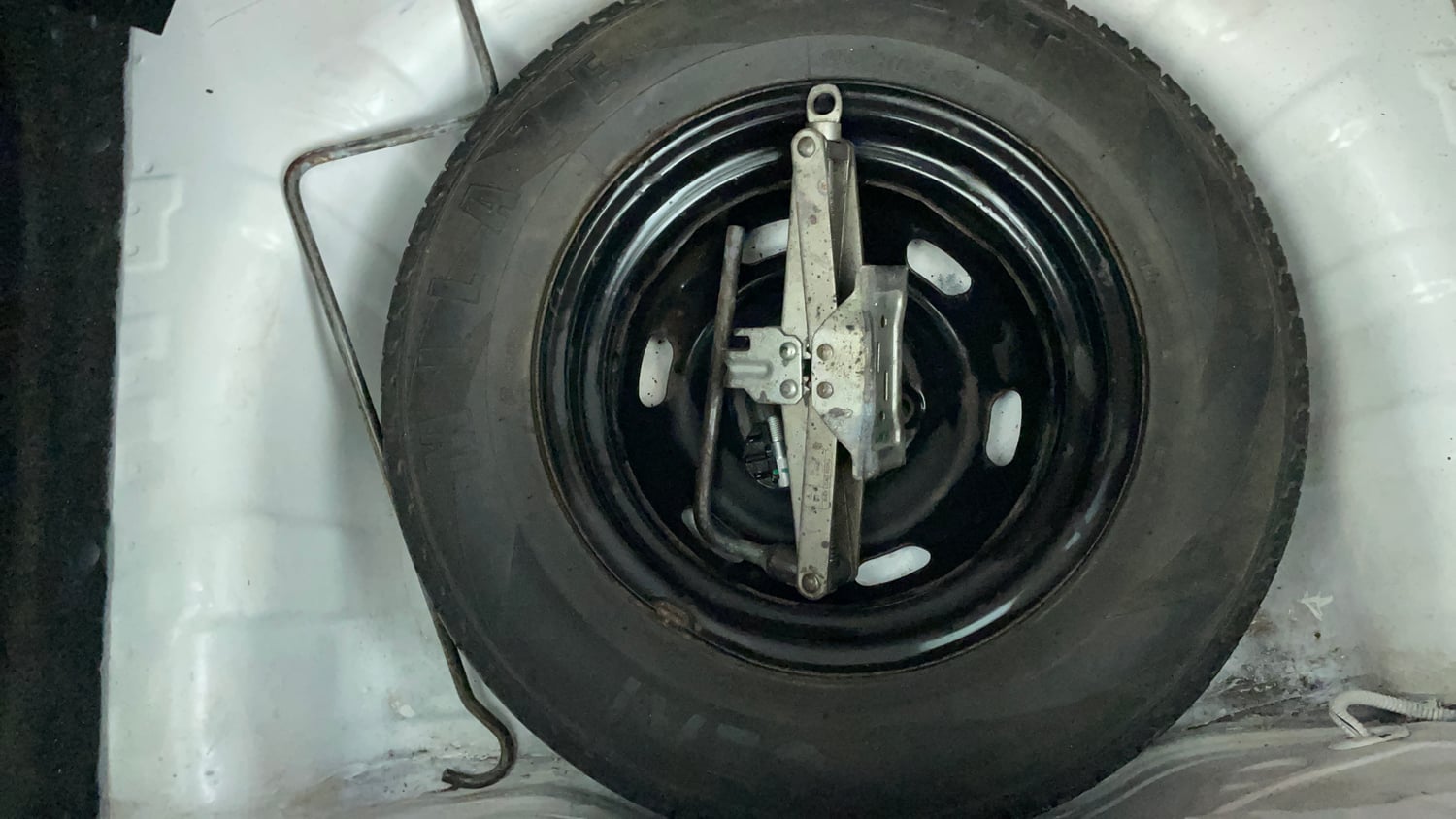 Used 2017 Datsun Redi-GO T (O) Petrol Manual tyres SPARE TYRE VIEW