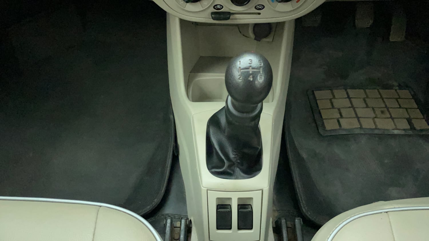 Used 2019 Maruti Suzuki Alto 800 VXi Petrol Manual interior GEAR  KNOB VIEW