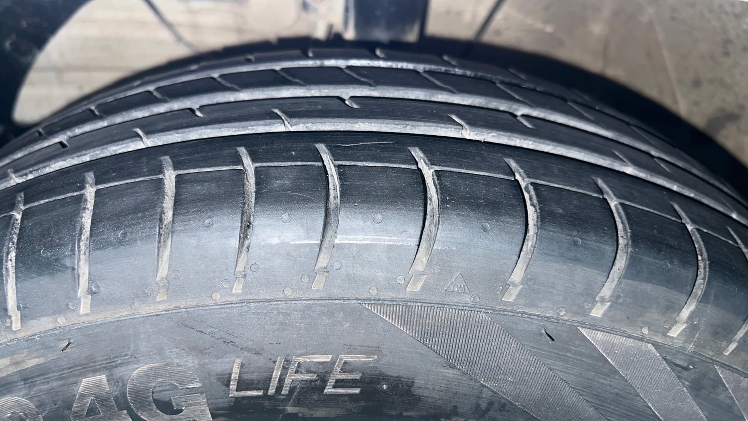 Used 2019 Maruti Suzuki Swift VXi Petrol Manual tyres LEFT FRONT TYRE TREAD VIEW