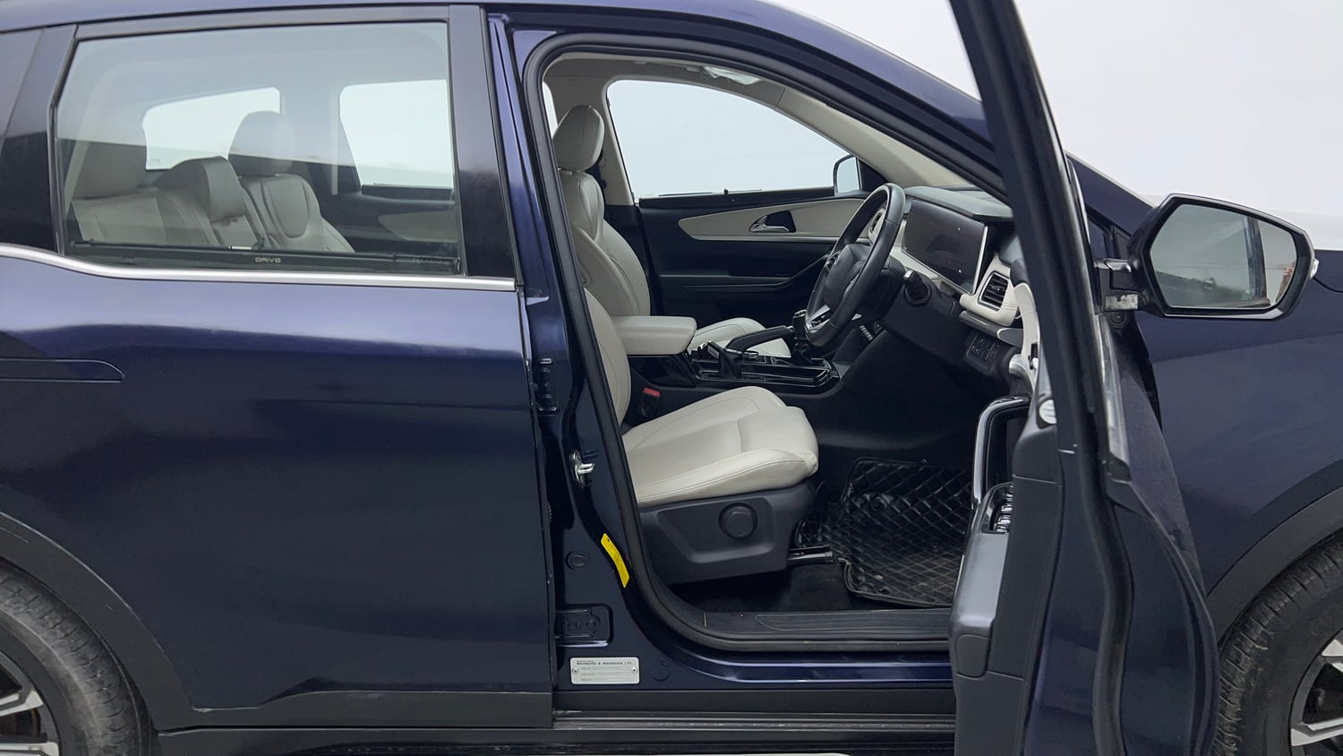 Used 2022 Mahindra XUV700 AX 7 Petrol MT 7 STR Petrol Manual interior RIGHT SIDE FRONT DOOR CABIN VIEW