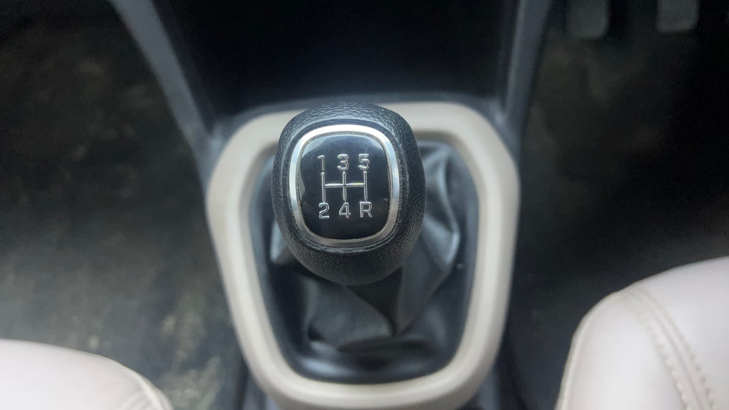 Used 2017 Hyundai Grand i10 Sportz (O) 1.2 Kappa VTVT Petrol Manual interior GEAR  KNOB VIEW