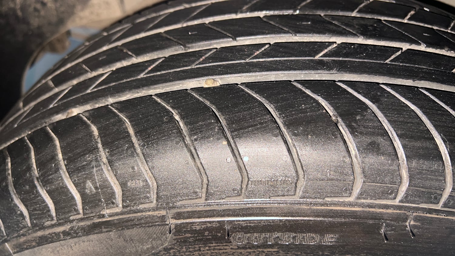 Used 2020 Kia Seltos HTX IVT 1.5 Petrol Automatic tyres RIGHT REAR TYRE TREAD VIEW