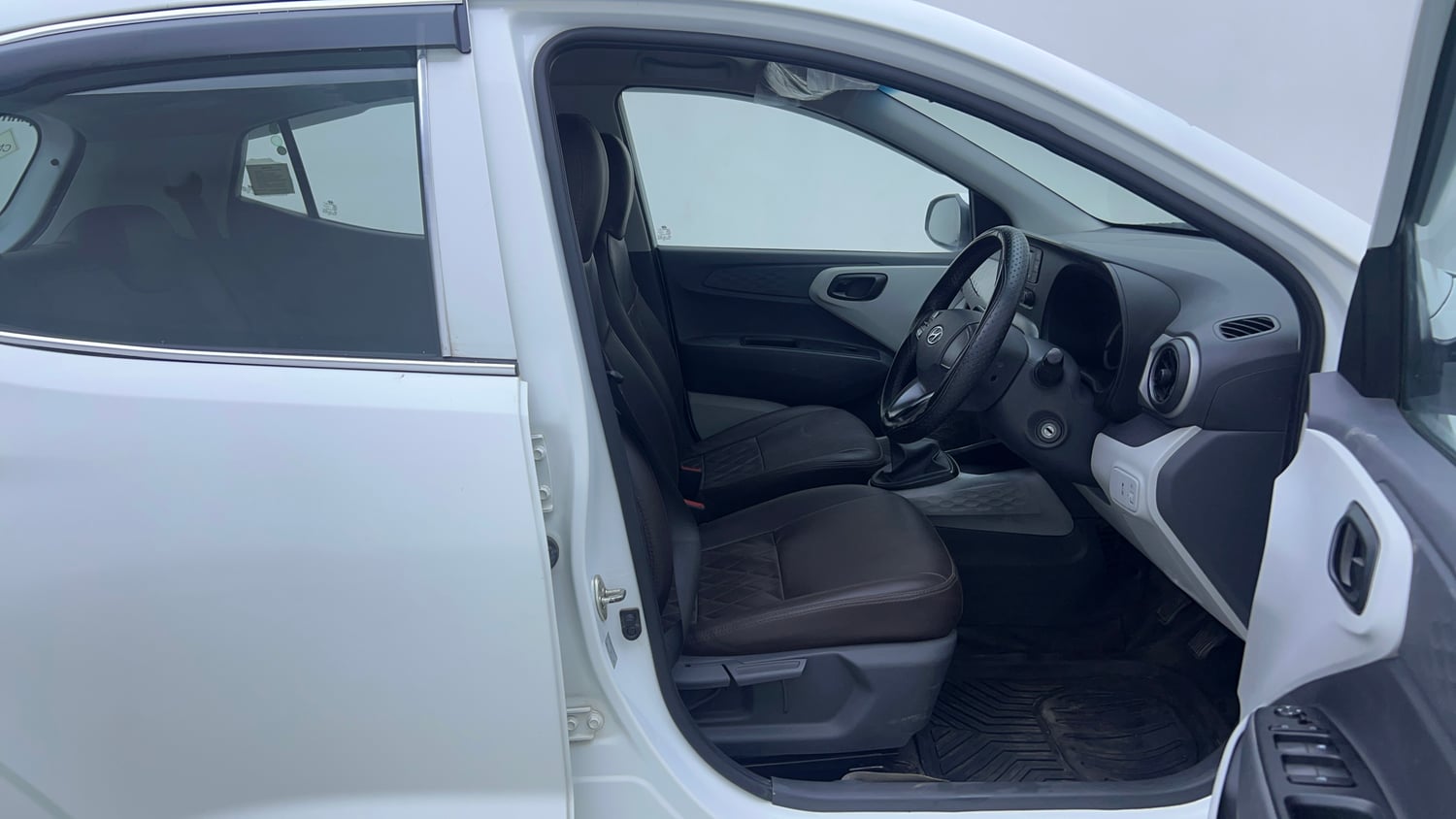 Used 2022 Hyundai Grand i10 Nios Magna 1.2 Kappa VTVT CNG Cng Manual interior RIGHT SIDE FRONT DOOR CABIN VIEW