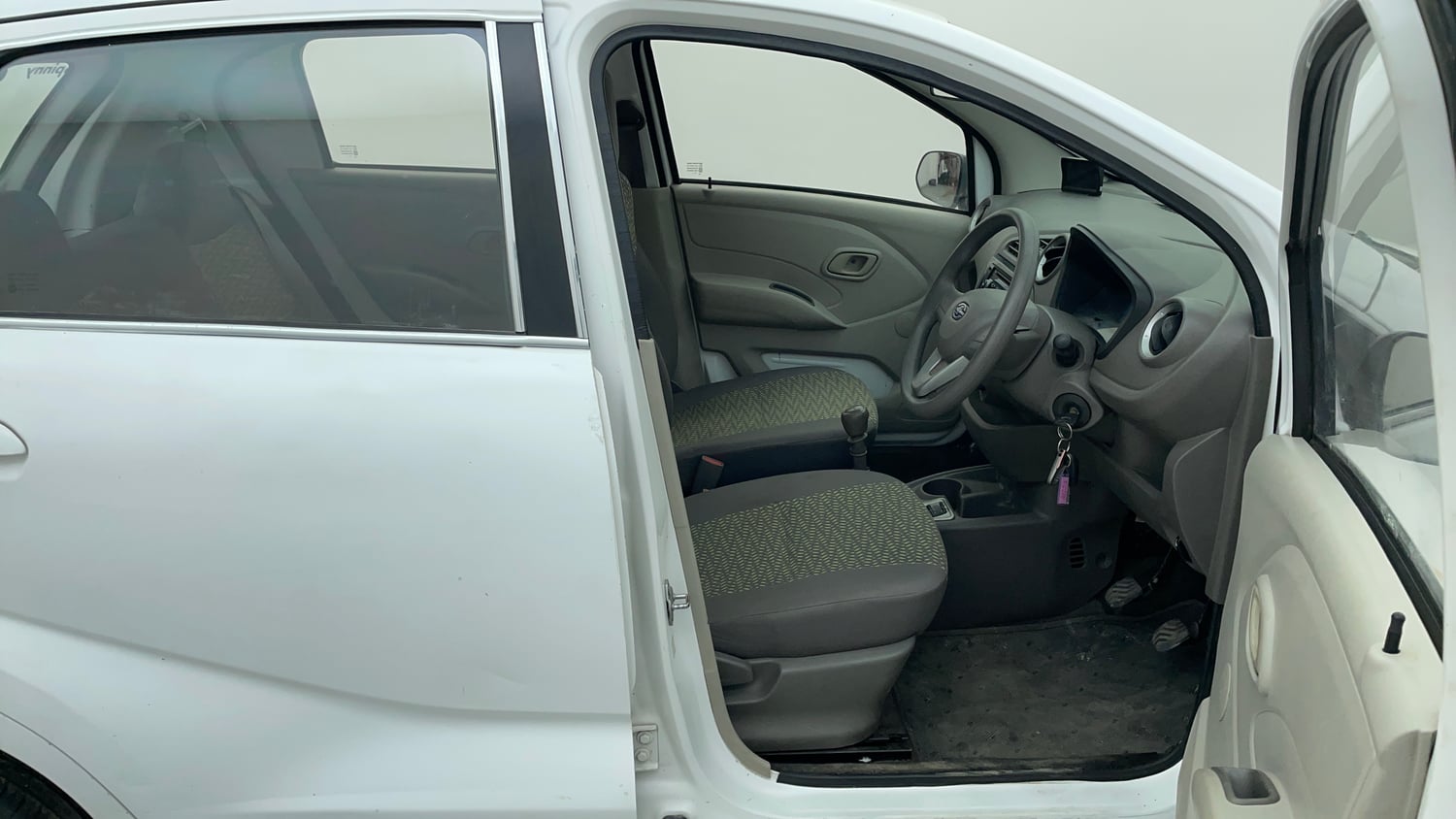 Used 2017 Datsun Redi-GO T (O) Petrol Manual interior RIGHT SIDE FRONT DOOR CABIN VIEW