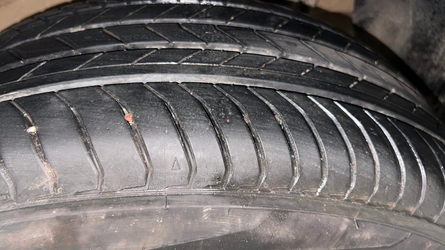 Used 2025 Tata Nexon Fearless Plus (PS) 1.2 Petrol DCA Dual Tone Petrol Automatic tyres LEFT REAR TYRE TREAD VIEW
