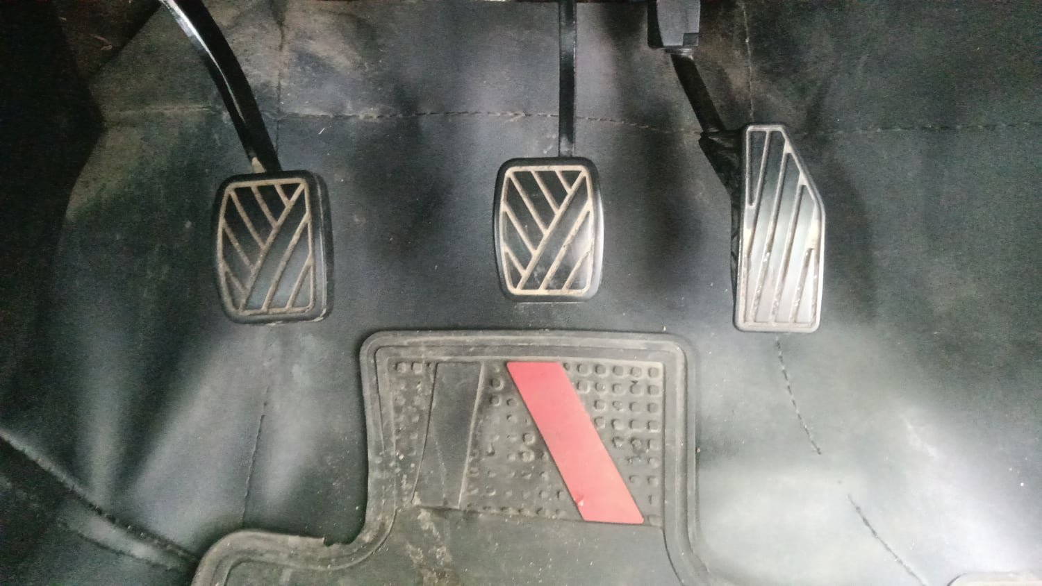 Used 2019 Maruti Suzuki Swift ZXi Petrol Manual interior PEDALS VIEW