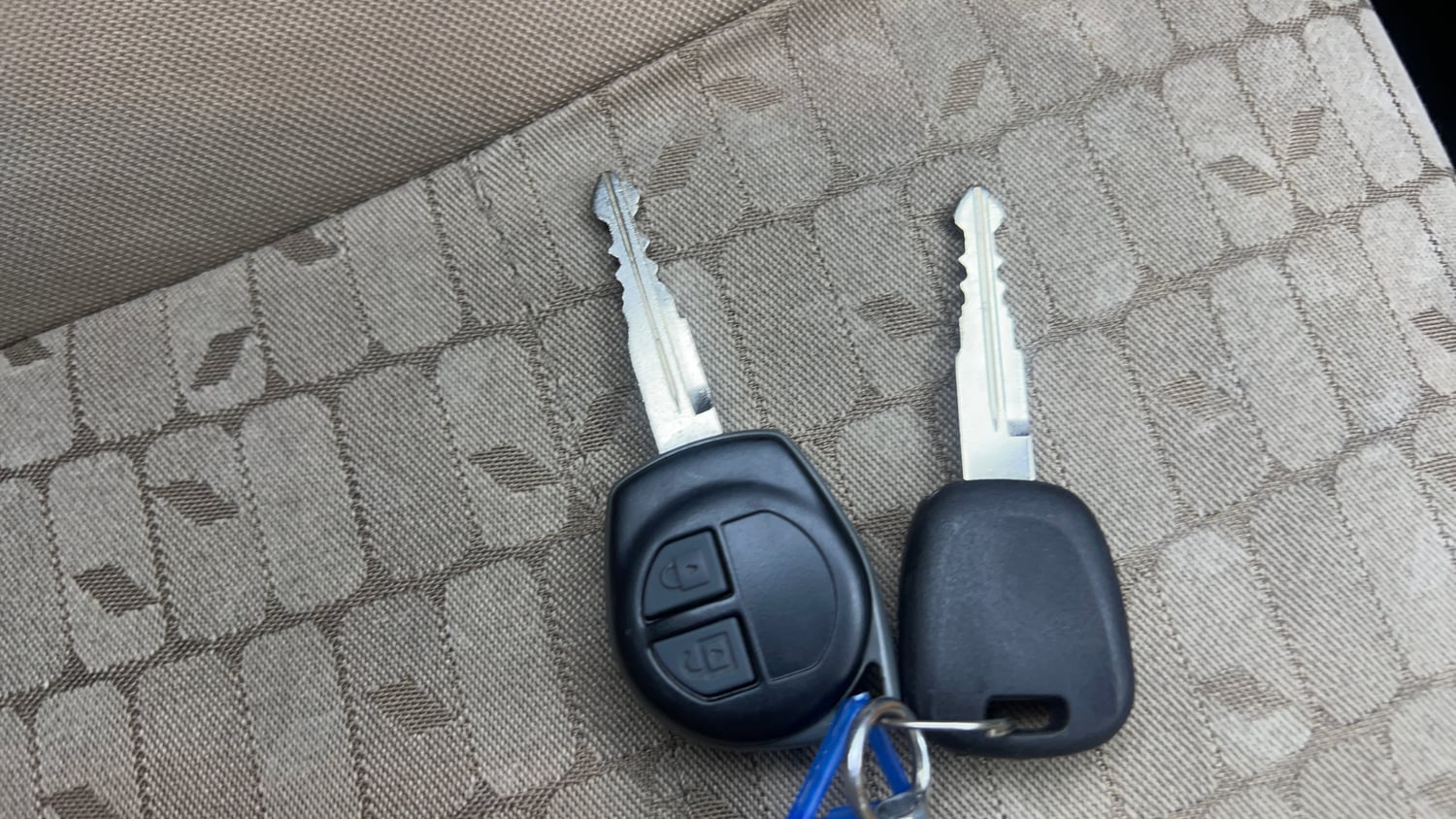 Used 2017 Maruti Suzuki Wagon R VXI+ Petrol Manual extra CAR KEY VIEW