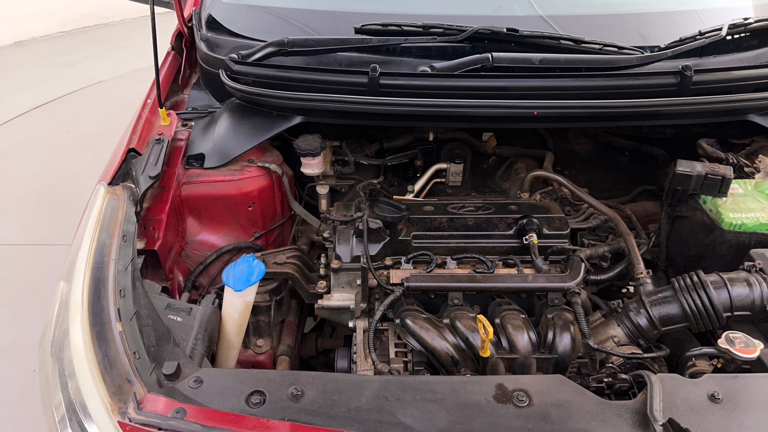 Used 2017 Hyundai Elite i20 Magna Executive 1.2 Petrol Manual engine ENGINE RIGHT SIDE HINGE & APRON VIEW