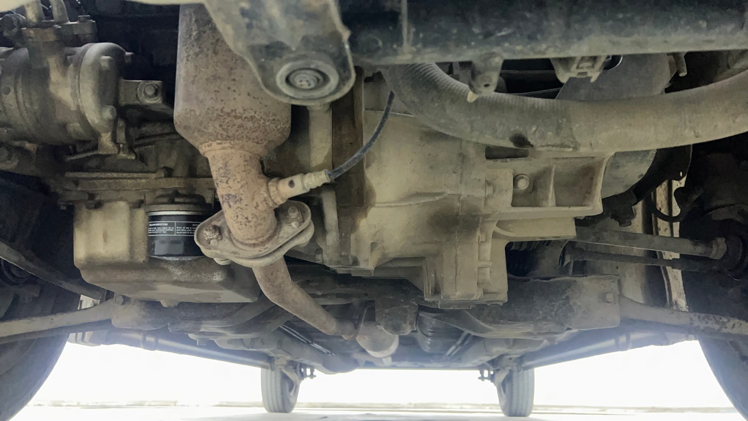 Used 2014 Maruti Suzuki Wagon R LXI Petrol Manual extra FRONT LEFT UNDERBODY VIEW