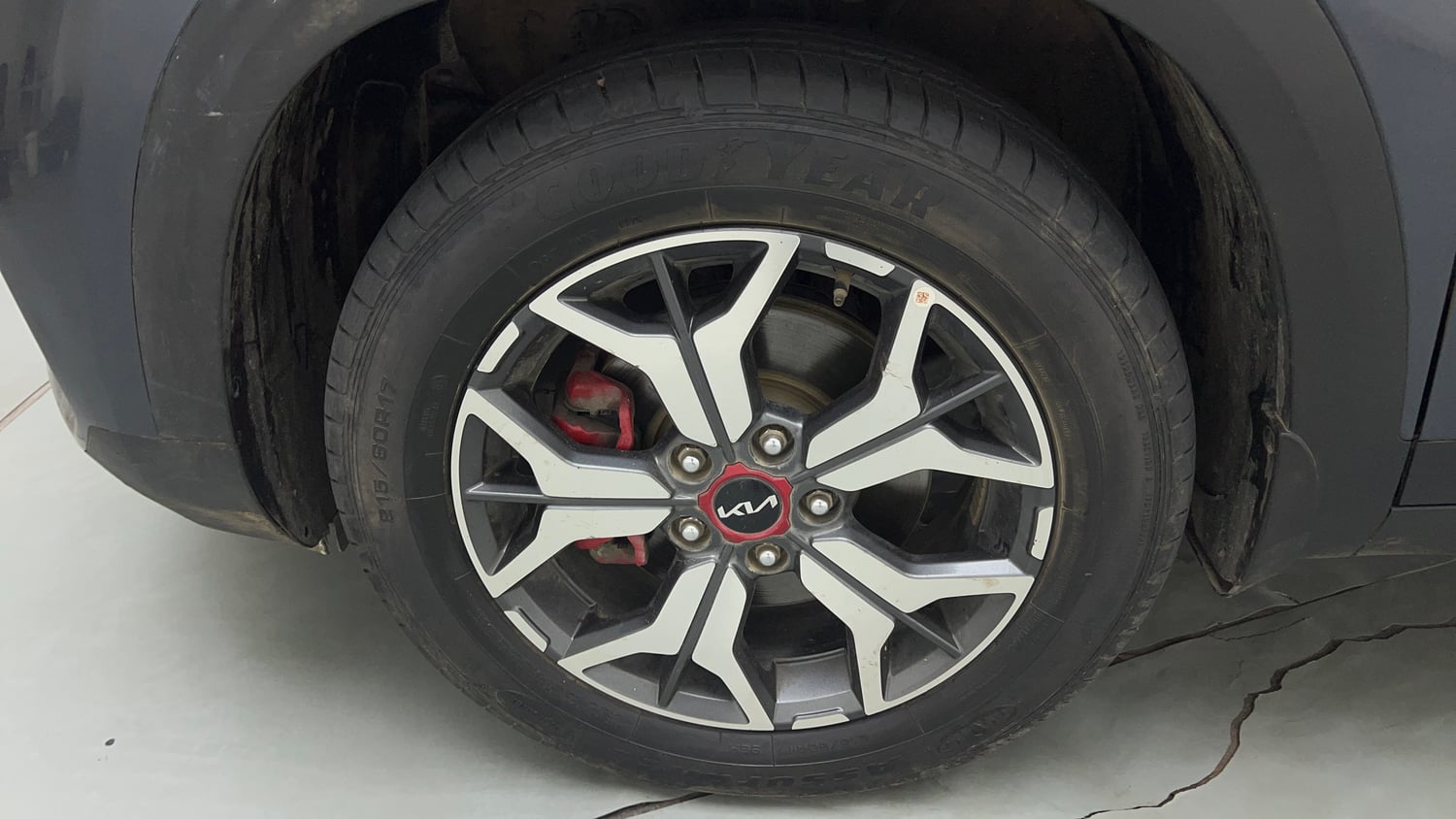 Used 2023 Kia Seltos GTX Plus 1.4 DCT Petrol Automatic tyres LEFT FRONT TYRE RIM VIEW