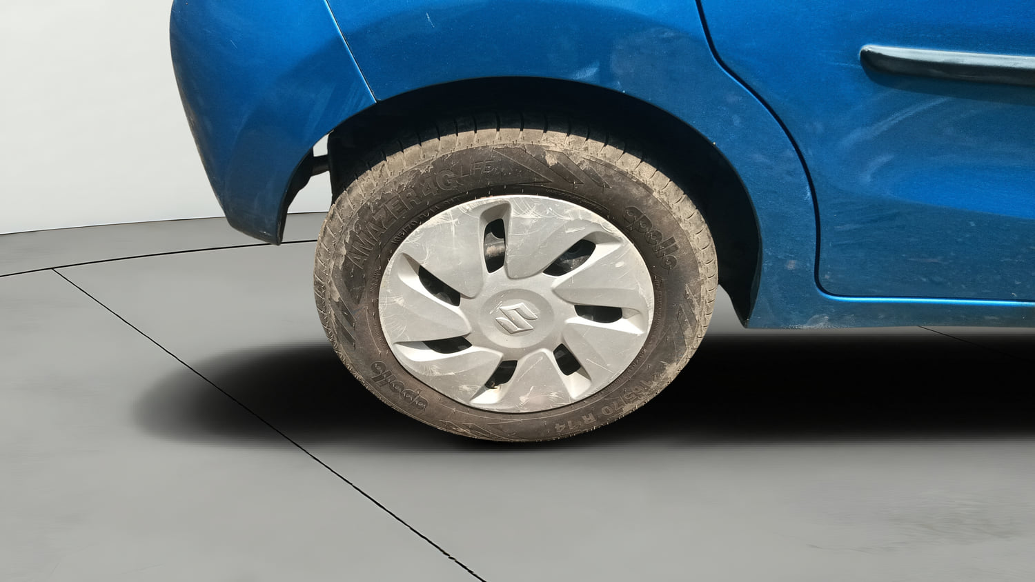 Used 2015 Maruti Suzuki Celerio ZXi Petrol Manual tyres RIGHT REAR TYRE RIM VIEW